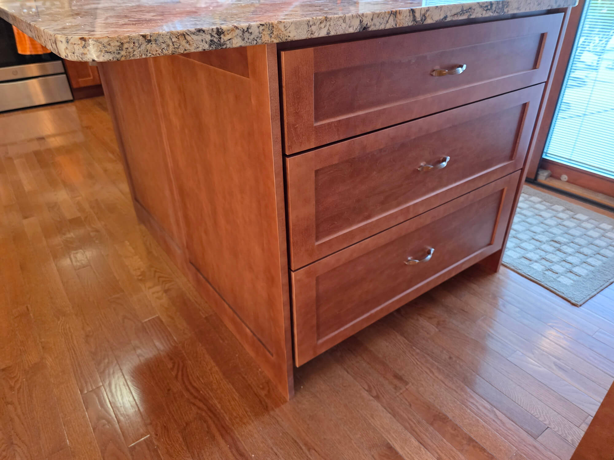 Kitchen transformation through cabinet refacing - St. Louis craftsman